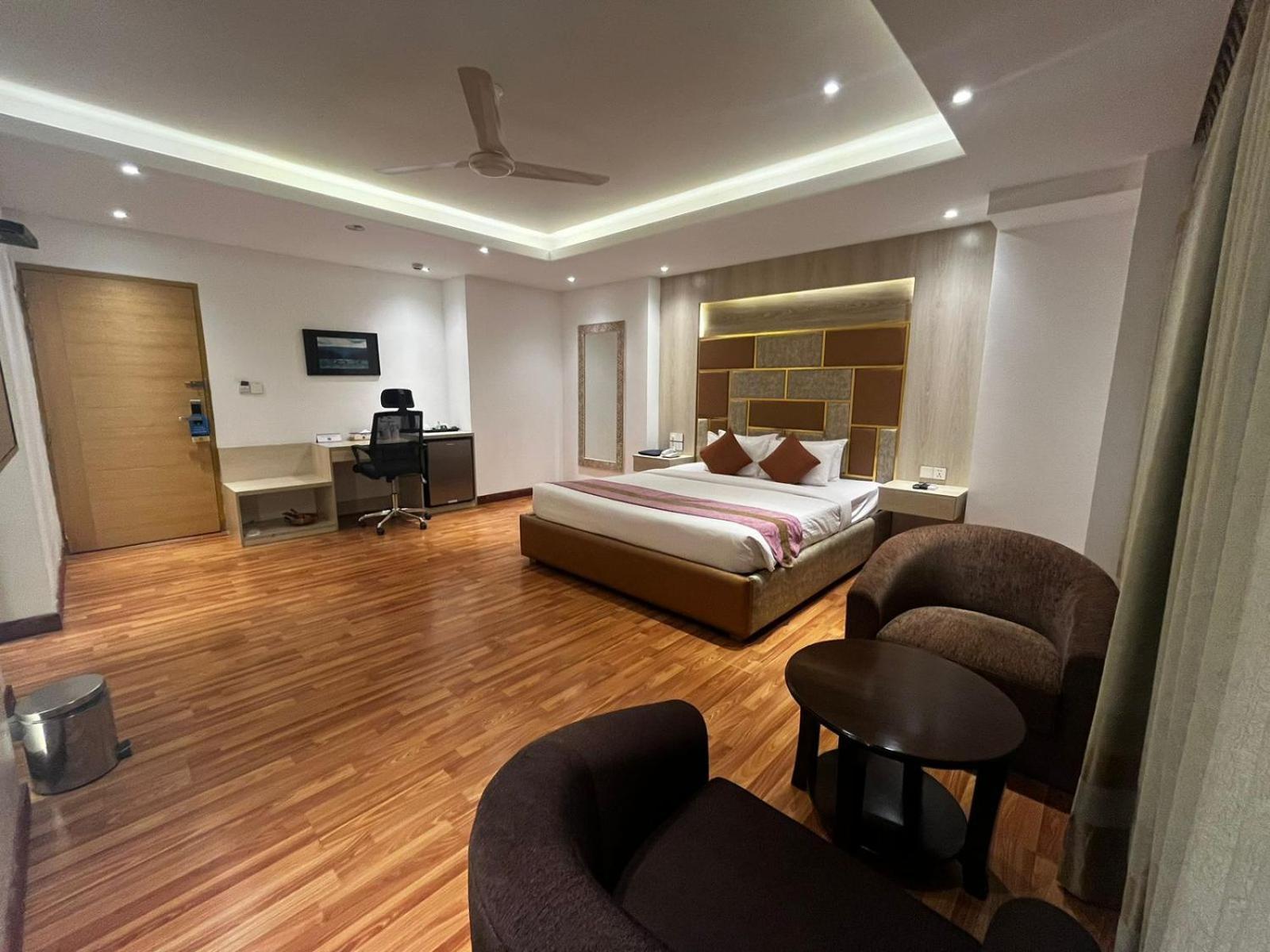 Royal Raj Hotel Раджшахи Екстериор снимка