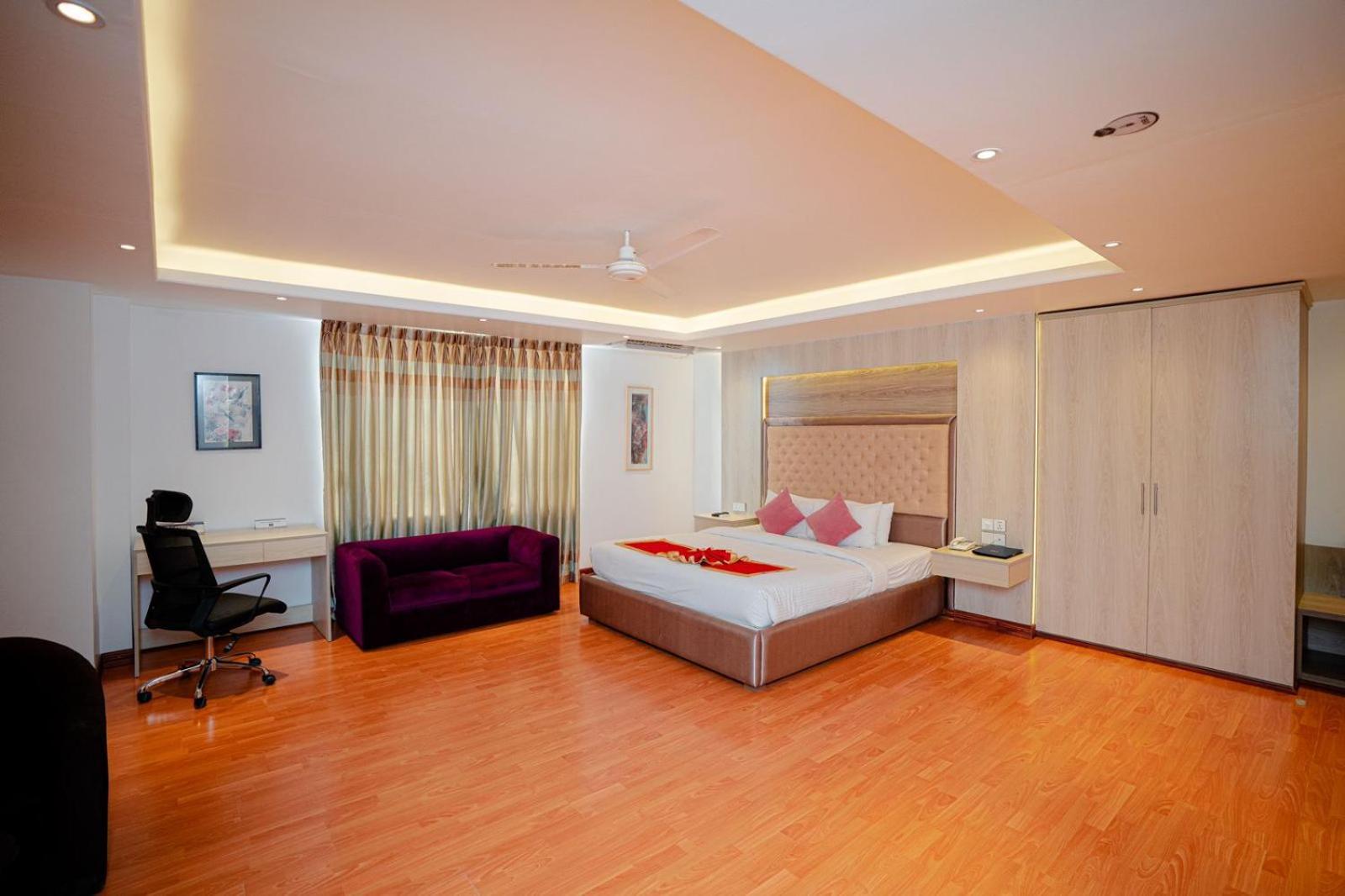 Royal Raj Hotel Раджшахи Екстериор снимка