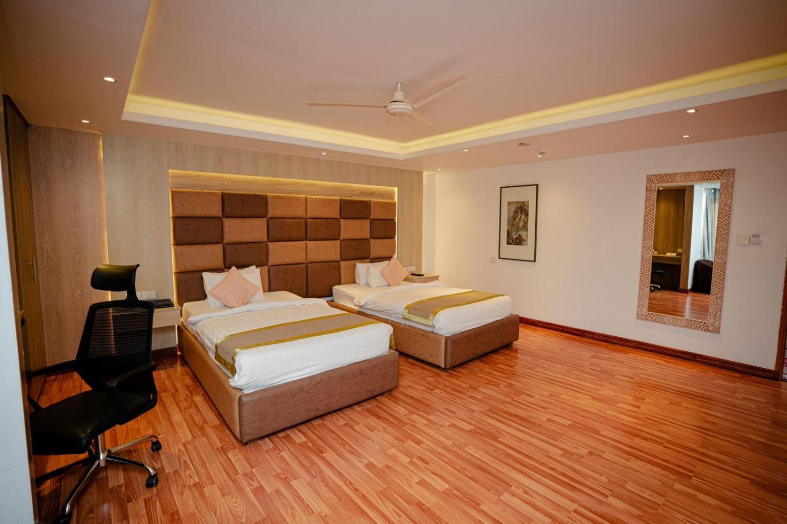 Royal Raj Hotel Раджшахи Екстериор снимка